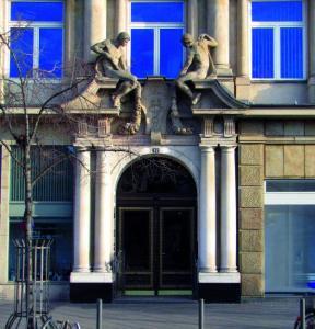 Eingang Novolinea Klinik für Plastische Chirurgie Frankfurt